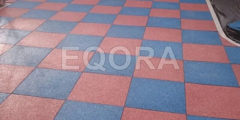 Резиновое покрытие из крошки для автосервисов в Крутихе